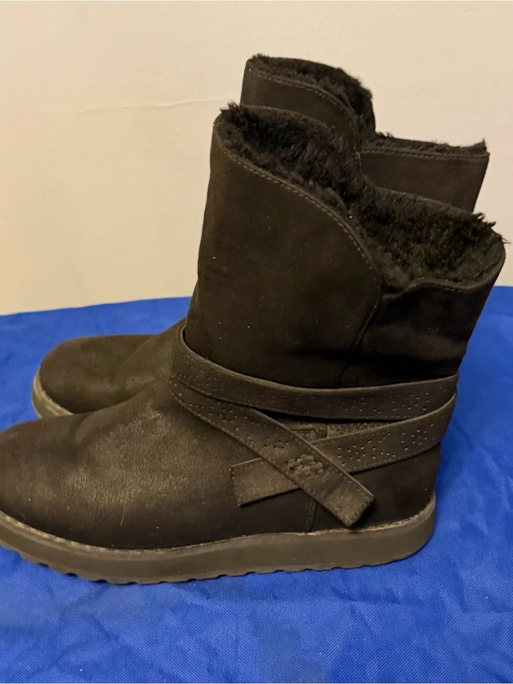 Skechers Black Suede Fleece-Lined Mid-Calf Strap Boots